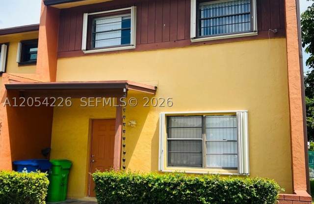 4613 NW 91st Ave