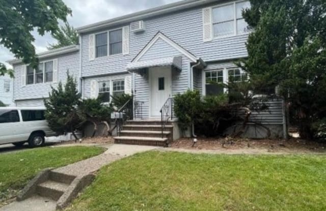 130 Vanderburgh Ave - 130 Vanderburgh Avenue, Rutherford, NJ 07070