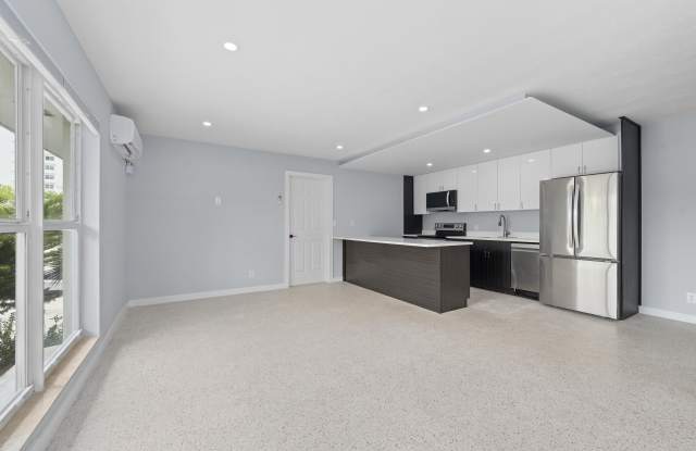 3220 NE 7TH Place