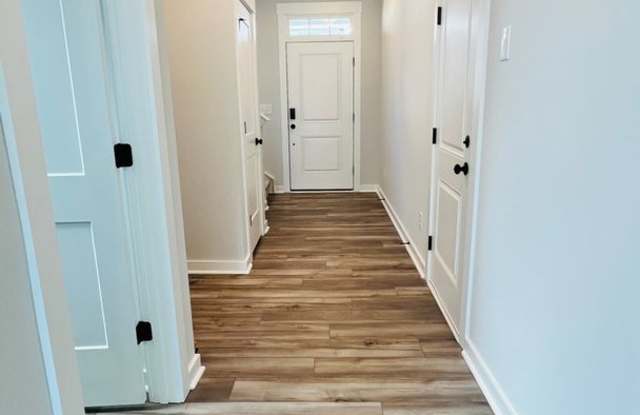 Room in 4 Bedroom Home at Munsing Dr