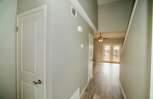 Completely Remodeled End-Unit Townhome!
