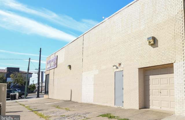 7416 FRANKFORD Avenue