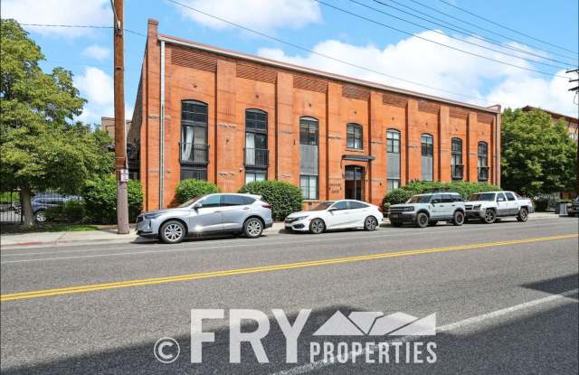 Photo of Spacious 1 bedroom Main Floor Condo in RiNo