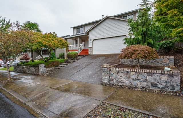 4 Bedroom 2.5 Bath with Fenced Backyard in Camas School District