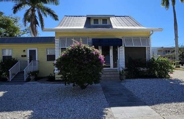 Photo of 461 W MARION AVENUE