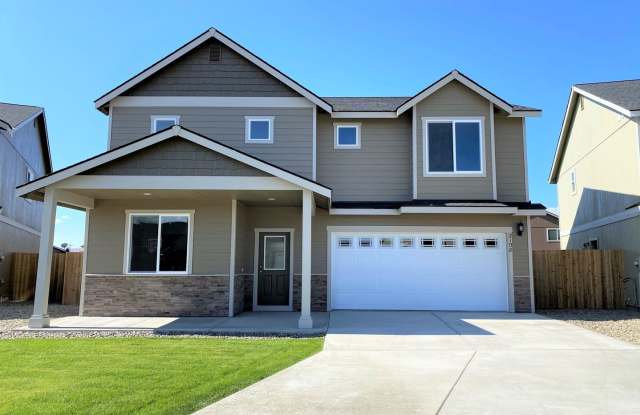 Newer, Spacious 5 Bedroom 3 Bed House! - 2108 West Sunnyview Lane, Kittitas County, WA 98926