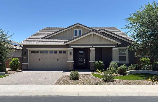 Photo of 5 bedroom 3.5 bath in Goodyear