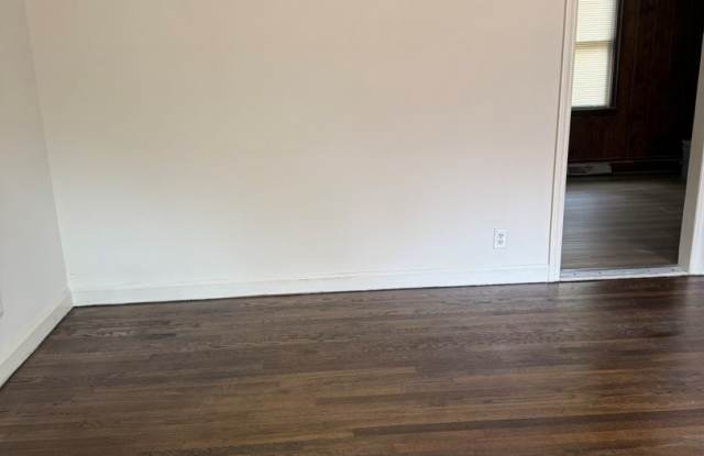 3 bedroom 1 bathroom house