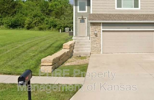 4427 SE Gemstone Lane
