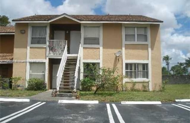 8001 SW 21st Ct - 8001 SW 21st Ct, Miramar, FL 33025