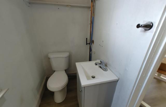 4616-C WESTFIELD Avenue