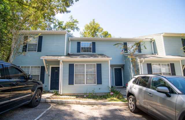 2186 TIMBERWOOD CIR N Tallahassee, FL 32304