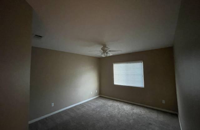 21516 Coral Rock, Lane