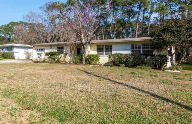 807 Nightingale Rd