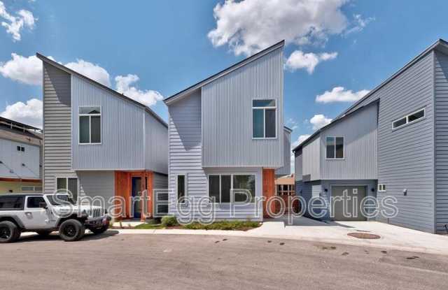 801 North Bluff Drive