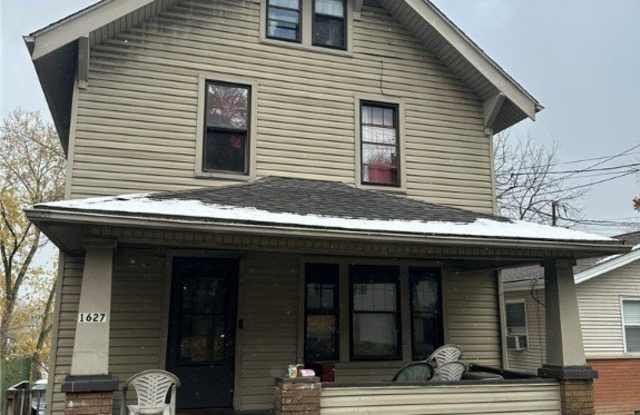 Photo of 1627 Manchester