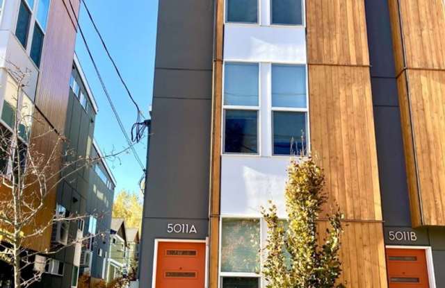 Modern 3BR/2BA Townhome in Bryant Near U Village & Burke-Gilman Trail
