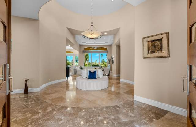 49568 Via Conquistador