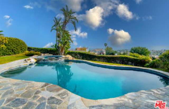 7526 Wiscasset Drive