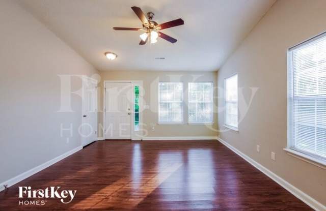 812 Silver Court