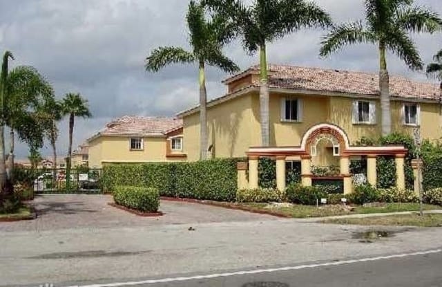 8220 NW 10th St Apt 8 - 8220 NW 10th St, Fountainebleau, FL 33126