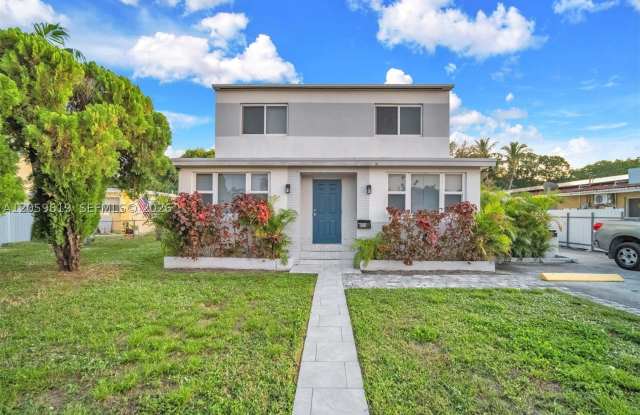 3030 NW 16th St
