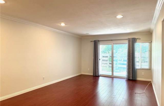 572 Stone Harbor Cir 37