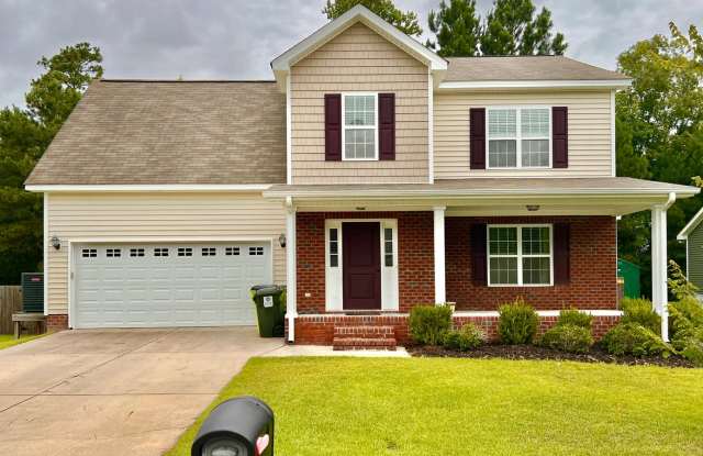 4BR/2.5BA, Modern Kitchen, Large Fenced Yard, Dogs Allowed, Downtown New Bern Nearby!