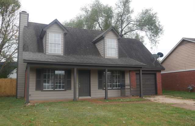 2735 Hampden Cv - Recently remodeled