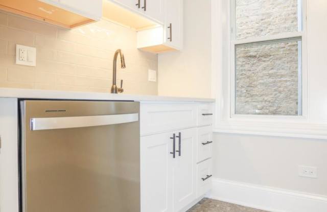 6418 North Richmond St.