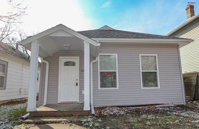 1019 9th St SE - 1019 9th Street Southeast, Cedar Rapids, IA 52401