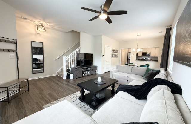 410 Oakstone Trail