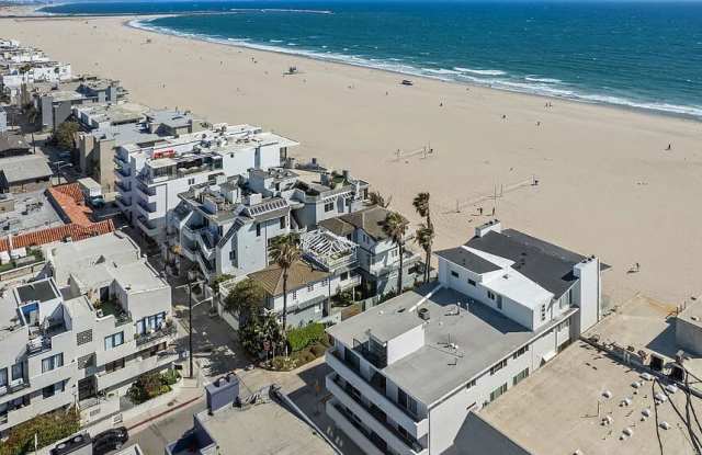 1 Driftwood St Apt 3