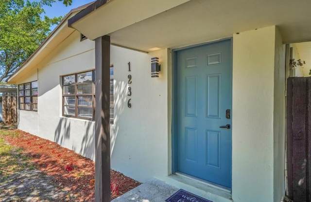 1236 NW 7th Ter