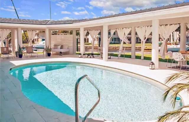 1919 Sunrise Key Blvd.