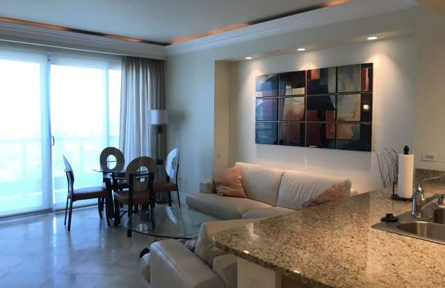 UNFURNISHED Turnberry Towers East-Phenomenal Upscale 1 Bdrm/1.5 Bath Condo on 17th Floor!
