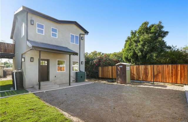 Photo of 11531 Dronfield Avenue