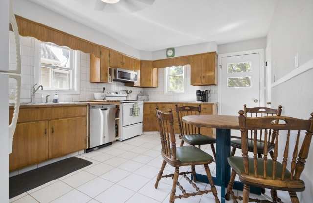 7 Quincy St