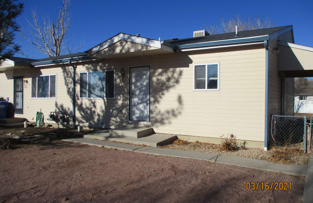 495 N Raynolds Ave - 495 North Raynolds Avenue, Cañon City, CO 81212