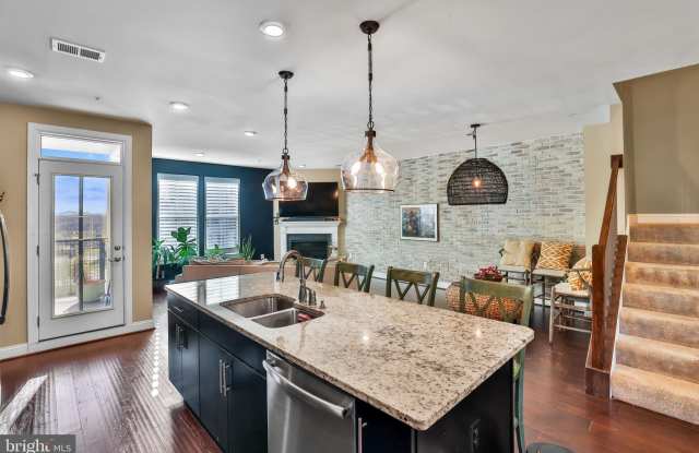 3310 TRIBUNE Court unit: F