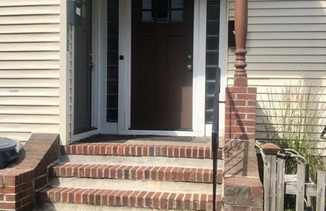 165 Chestnut unit: 2