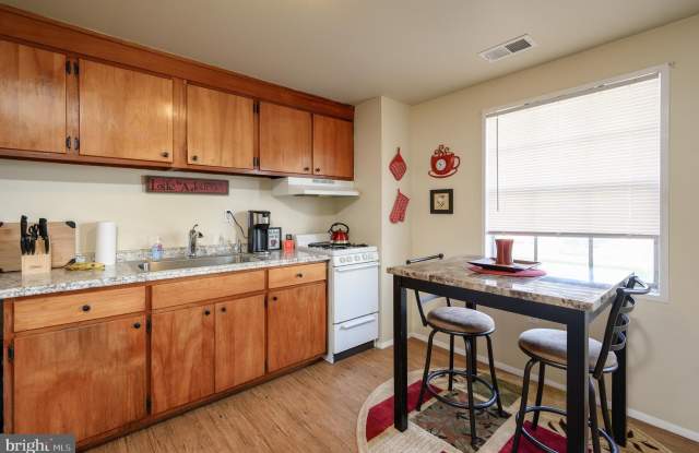 137 ROBERTA JEAN Avenue