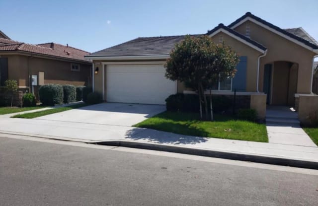 3424 Bellaire Ave - 3424 Bellaire Avenue, Clovis, CA 93619