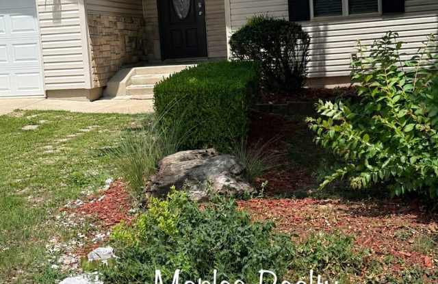 *NEW LISTING* 3 bedroom, 2 bathroom, 2 car garage home in Hollister