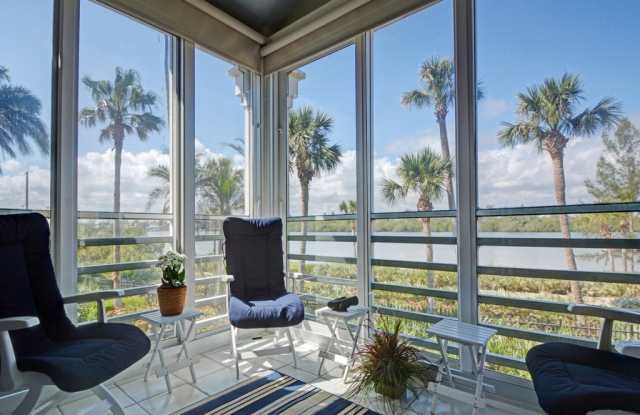 Photo of 8725 Lakeside Boulevard unit: 306