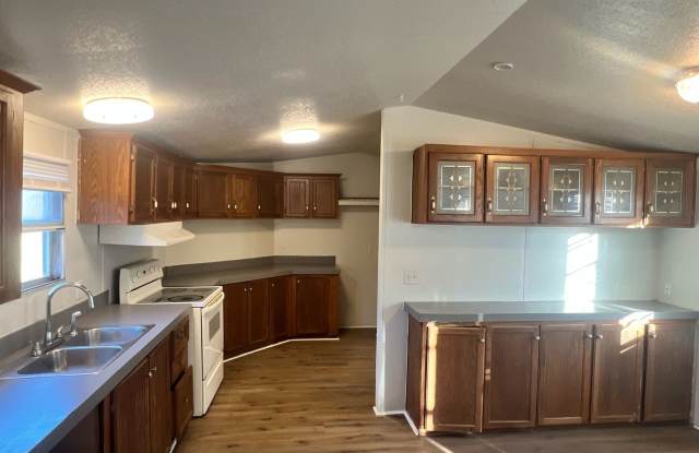 Photo of 1625 S 5th St - Beautiful Spacious Home