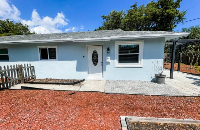 2213 NE 3rd Avenue - 2213 Northeast 3rd Avenue, Delray Beach, FL 33444