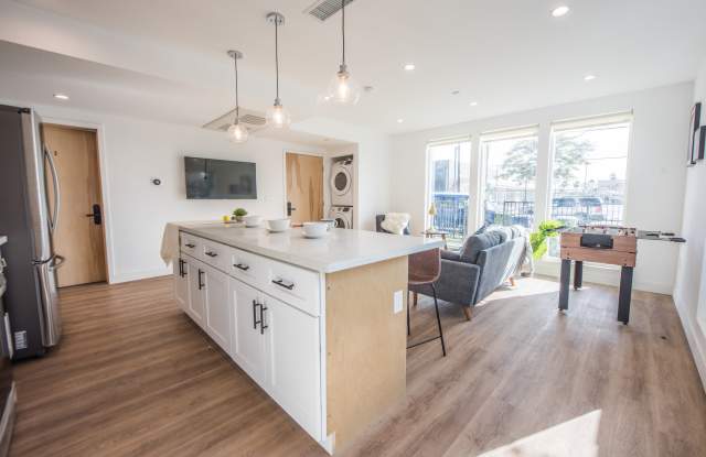 1651 W 37th Pl - Co-Living Housing