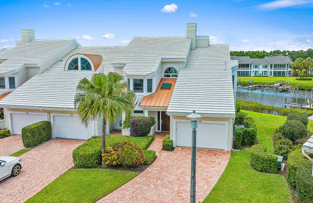 2604 Captains Way