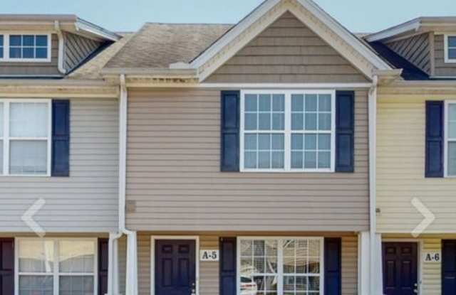 **Beautiful 2 Bedroom 2 and 1/2 Bath Townhome